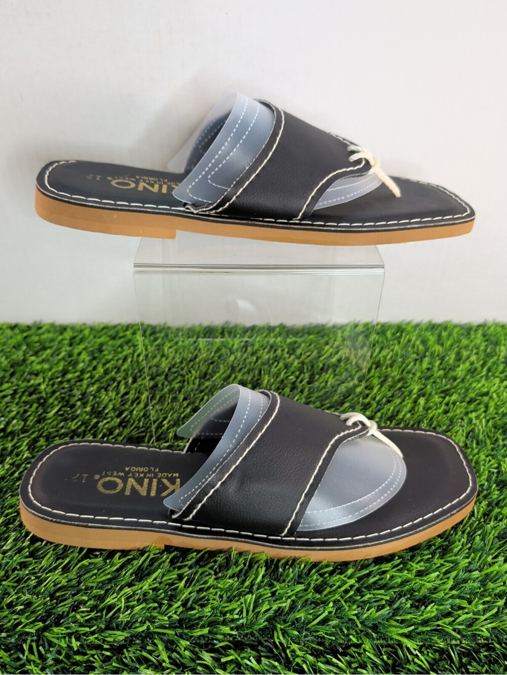 Kino  Woman's SZ 12 Navy Blue Leather Flip Flop Sandals Key West Florida